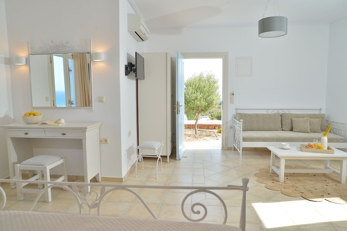 Imagen de la habitación del Hotel Mediterranean, Stelida. Foto 12