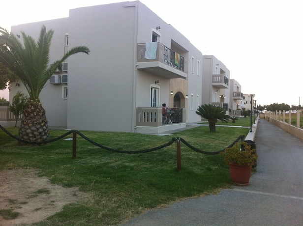 Imagen de los exteriores del Hotel Mediterranean and Apartments. Foto 3