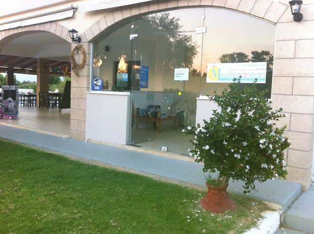 Imagen de los exteriores del Hotel Mediterranean and Apartments. Foto 5