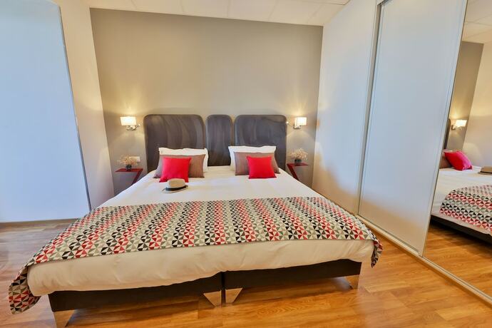 Imagen general del Hotel Mediterranee, Calvi. Foto 8