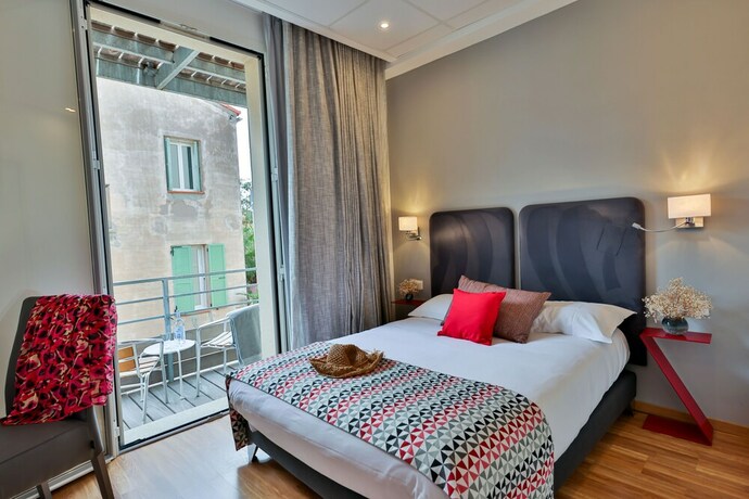 Imagen general del Hotel Mediterranee, Calvi. Foto 9