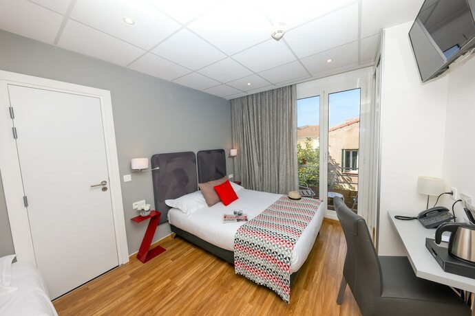 Imagen de la habitación del Hotel Mediterranee, Calvi. Foto 12