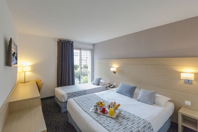 Imagen de la habitación del Hotel Mediterranee, Lourdes. Foto 4