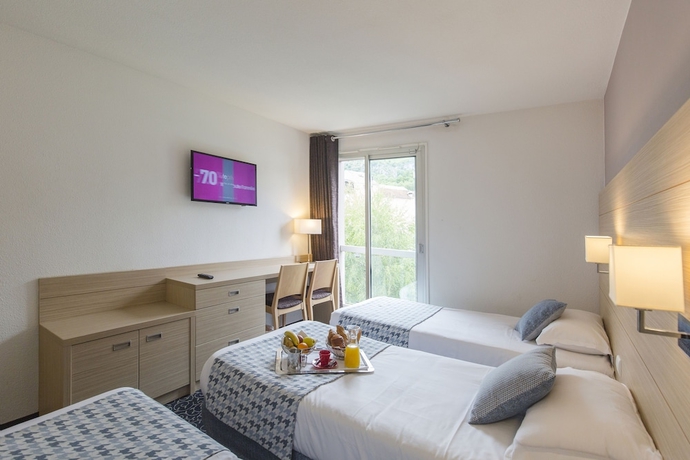 Imagen de la habitación del Hotel Mediterranee, Lourdes. Foto 8