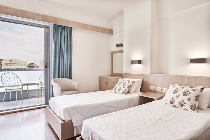 Imagen de la habitación del Hotel Mediterranee, Patras. Foto 2