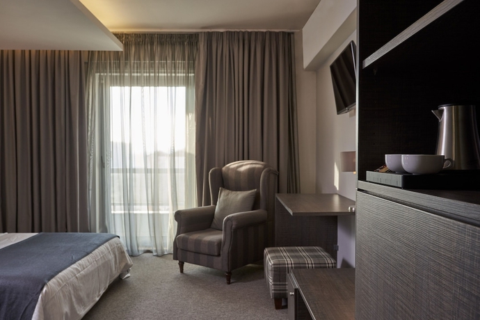 Imagen de la habitación del Hotel Mediterranee, Patras. Foto 4