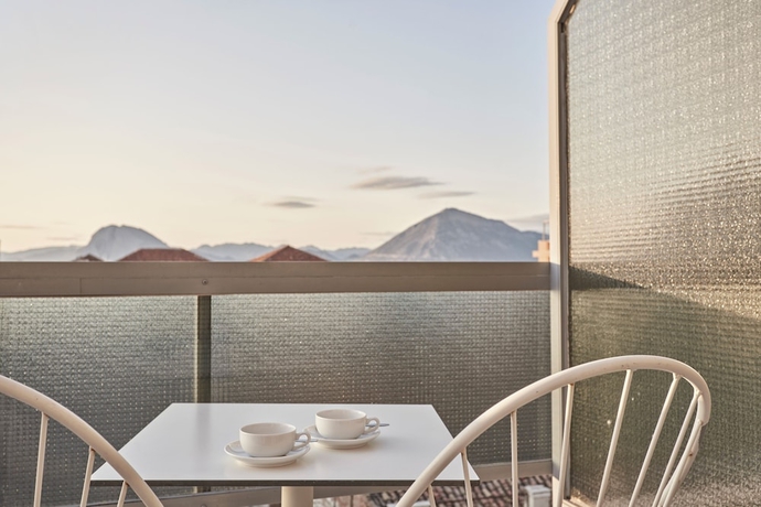 Imagen de la habitación del Hotel Mediterranee, Patras. Foto 6