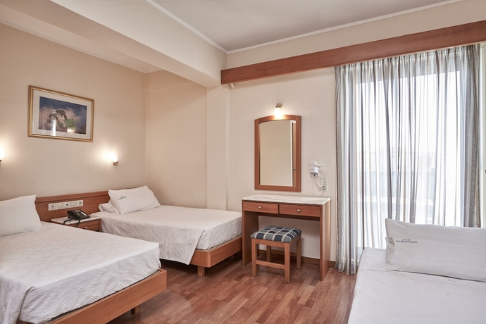 Imagen de la habitación del Hotel Mediterranee, Patras. Foto 8