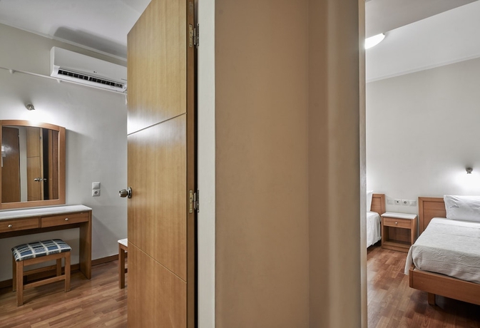 Imagen de la habitación del Hotel Mediterranee, Patras. Foto 9