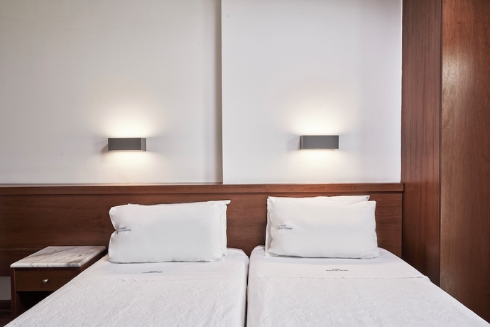 Imagen de la habitación del Hotel Mediterranee, Patras. Foto 12
