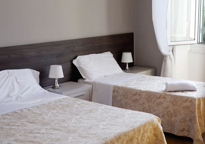 Imagen general del Hotel Mediterranee, Pegli. Foto 1