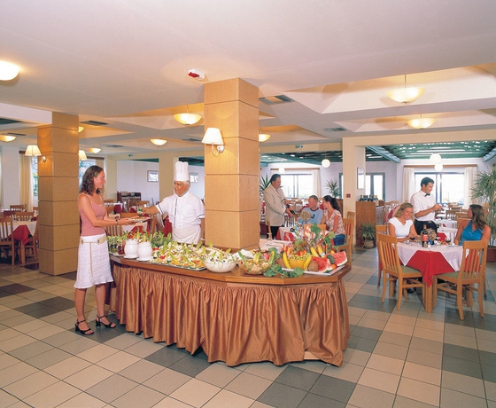 Imagen del bar/restaurante del Hotel Mediterraneo - All Inclusive. Foto 3