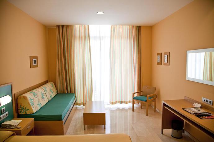 Imagen de la habitación del Hotel Mediterraneo, Benidorm - Playa Levante. Foto 3