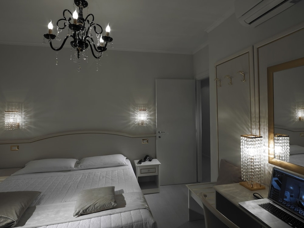 Imagen de la habitación del Hotel Mediterraneo Club Benessere. Foto 4