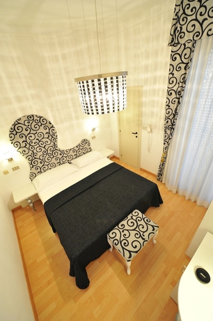 Imagen de la habitación del Hotel Mediterraneo Club Benessere. Foto 6