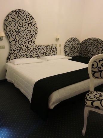 Imagen de la habitación del Hotel Mediterraneo Club Benessere. Foto 7