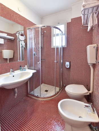 Imagen de la habitación del Hotel Mediterraneo Club Benessere. Foto 12