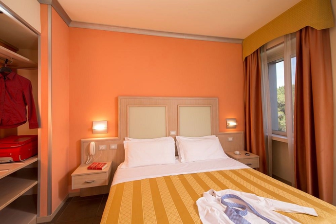 Imagen de la habitación del Hotel Mediterraneo, Collesalvetti. Foto 6