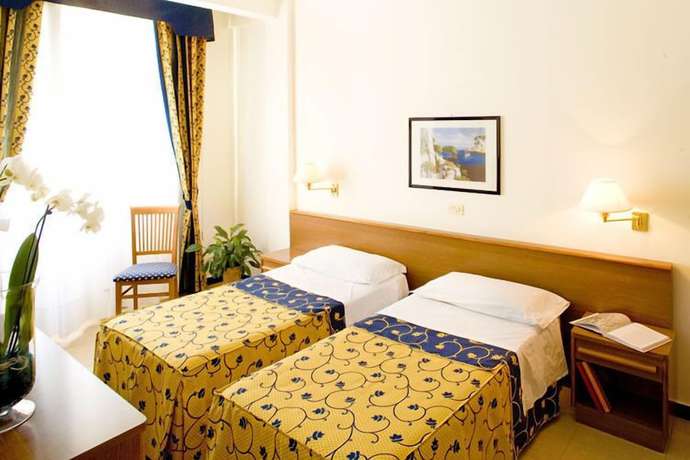 Imagen de la habitación del Hotel Mediterraneo, Laigueglia. Foto 9