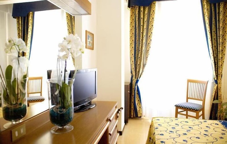 Imagen de la habitación del Hotel Mediterraneo, Laigueglia. Foto 10