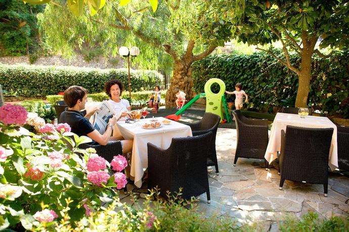 Imagen del bar/restaurante del Hotel Mediterraneo, Laigueglia. Foto 5