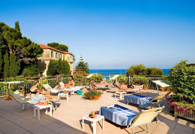 Imagen de la piscina del Hotel Mediterraneo, Laigueglia. Foto 20