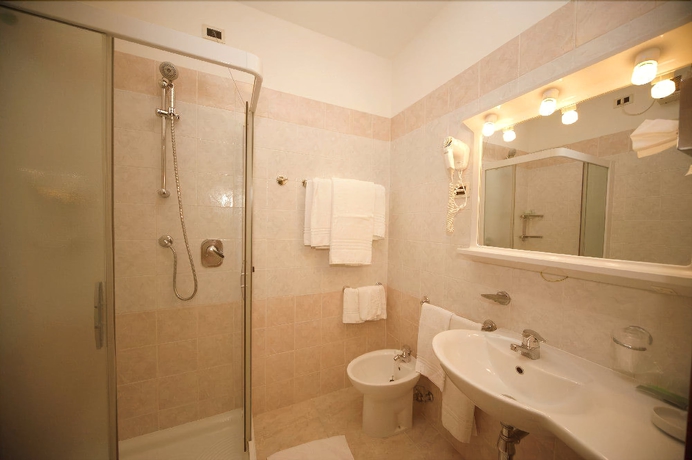 Imagen de la habitación del Hotel Mediterraneo, Lignano Sabbiadoro. Foto 3