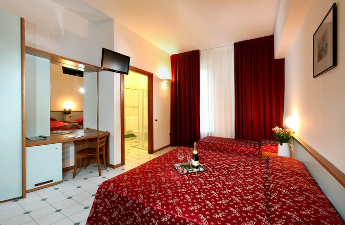 Imagen de la habitación del Hotel Mediterraneo, Lignano Sabbiadoro. Foto 10