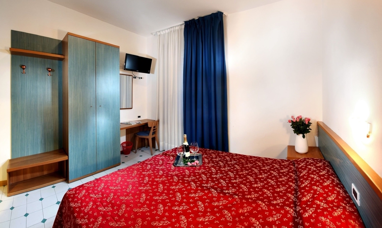 Imagen de la habitación del Hotel Mediterraneo, Lignano Sabbiadoro. Foto 13