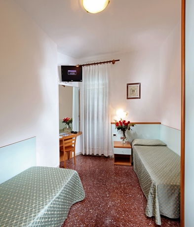 Imagen de la habitación del Hotel Mediterraneo, Lignano Sabbiadoro. Foto 15