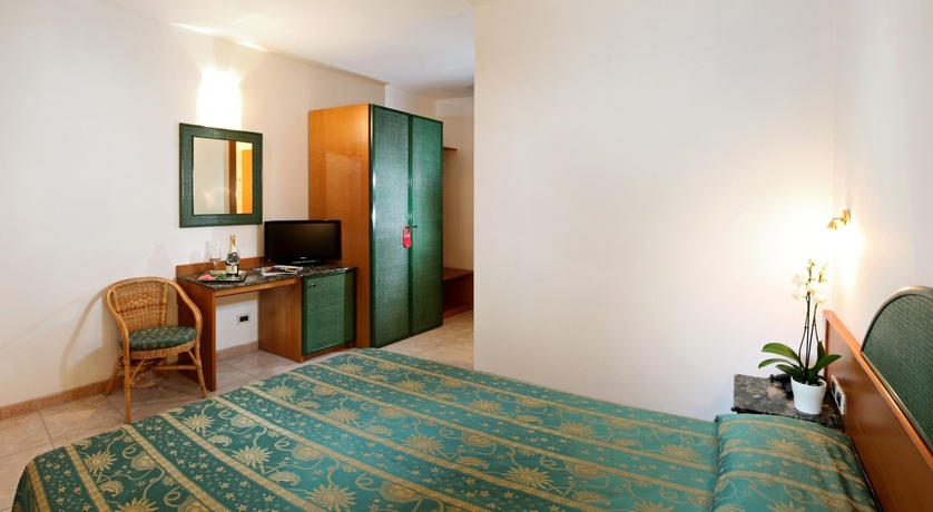 Imagen de la habitación del Hotel Mediterraneo, Lignano Sabbiadoro. Foto 17
