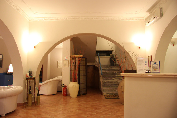 Imagen de los interiores del Hotel Mediterraneo Mhm. Foto 4