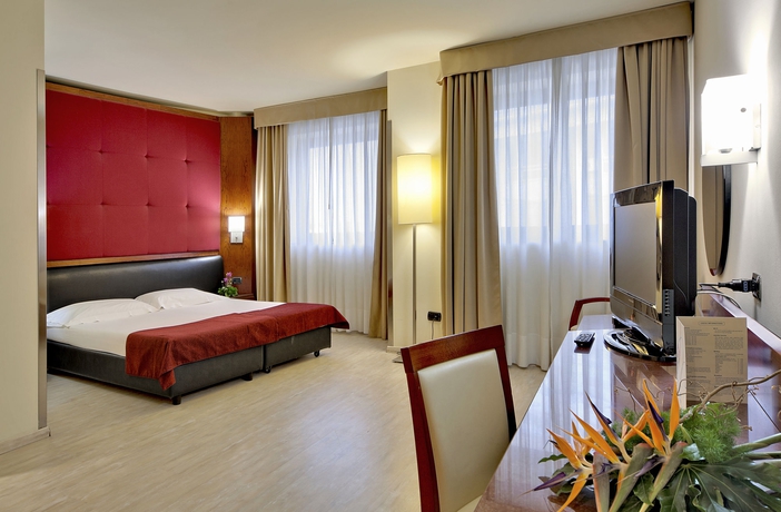 Imagen de la habitación del Hotel Mediterraneo Palace, Ragusa. Foto 6