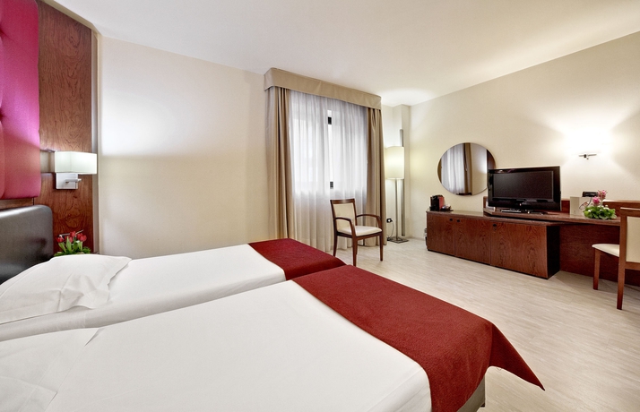 Imagen de la habitación del Hotel Mediterraneo Palace, Ragusa. Foto 11