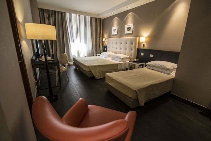 Imagen de la habitación del Hotel Mediterraneo, Palermo. Foto 15