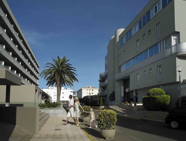 Imagen de los exteriores del Hotel Mediterraneo Park. Foto 10