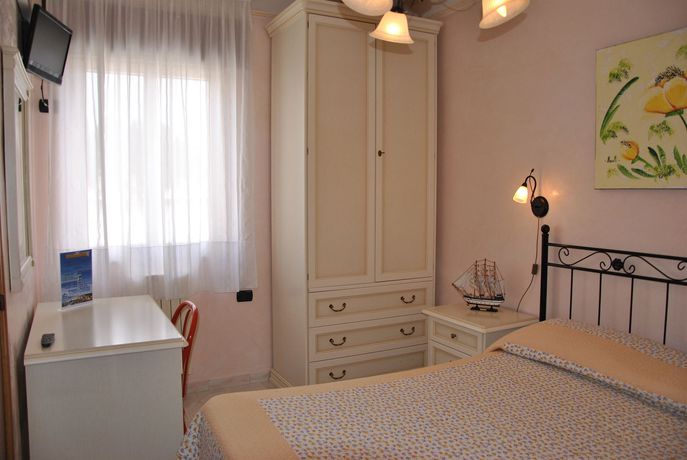Imagen de la habitación del Hotel Mediterraneo, Porto Cesareo. Foto 6
