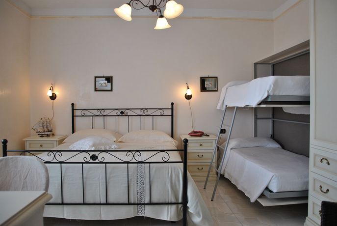 Imagen de la habitación del Hotel Mediterraneo, Porto Cesareo. Foto 9