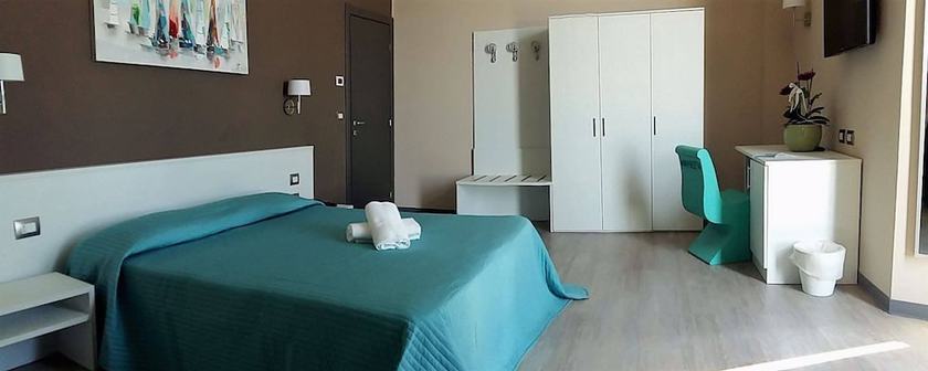Imagen de la habitación del Hotel Mediterraneo Resort. Foto 6
