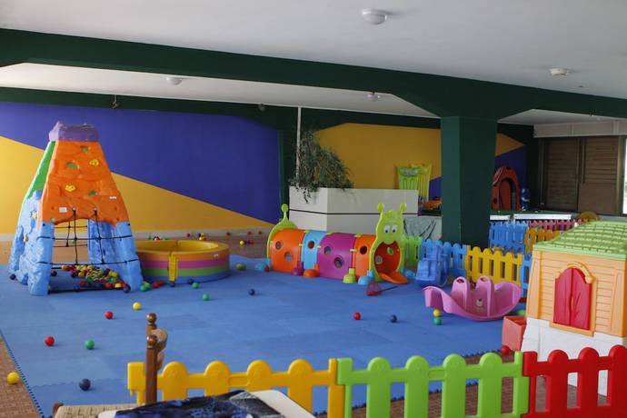 Imagen de los interiores del Hotel Mediterraneo Resort. Foto 17
