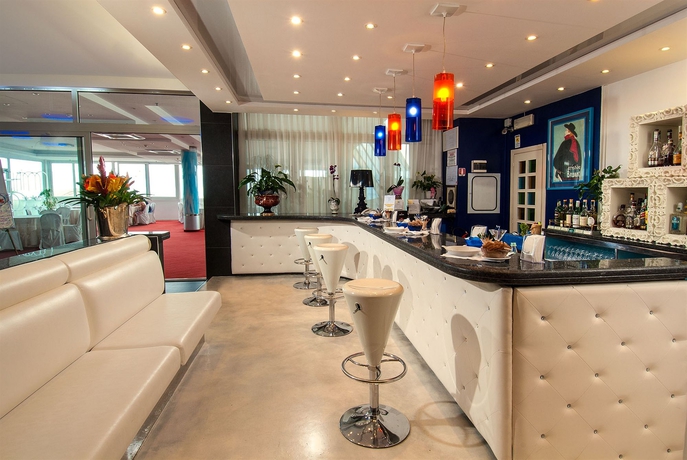 Imagen del bar/restaurante del Hotel Mediterraneo, Riccione. Foto 3