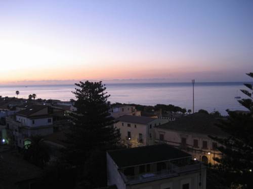 Imagen de la habitación del Hotel Mediterraneo, Roccella Ionica. Foto 14