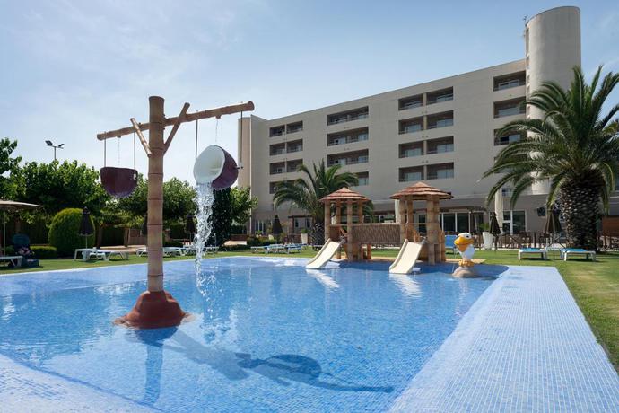 Imagen de la piscina del Hotel Mediterraneo, Roses. Foto 10