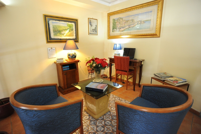 Imagen de los interiores del Hotel Mediterraneo, Siracusa. Foto 18