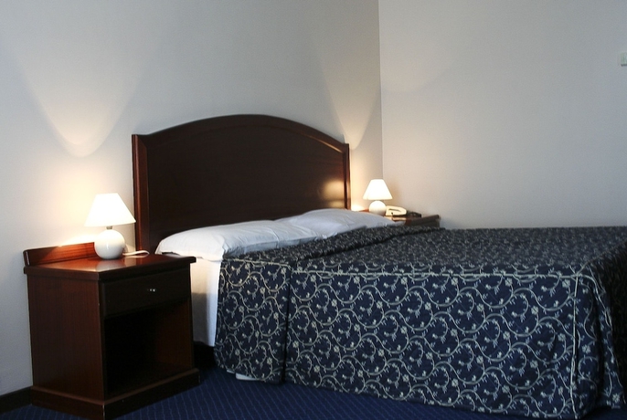 Imagen de la habitación del Hotel Mediterraneo Suisse. Foto 6