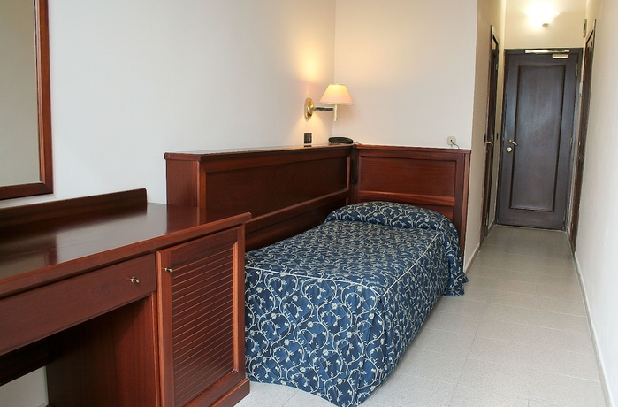 Imagen de la habitación del Hotel Mediterraneo Suisse. Foto 12