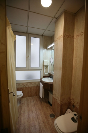 Imagen de la habitación del Hotel Mediterraneo Valencia. Foto 2