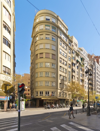 Imagen de los exteriores del Hotel Mediterraneo Valencia. Foto 9