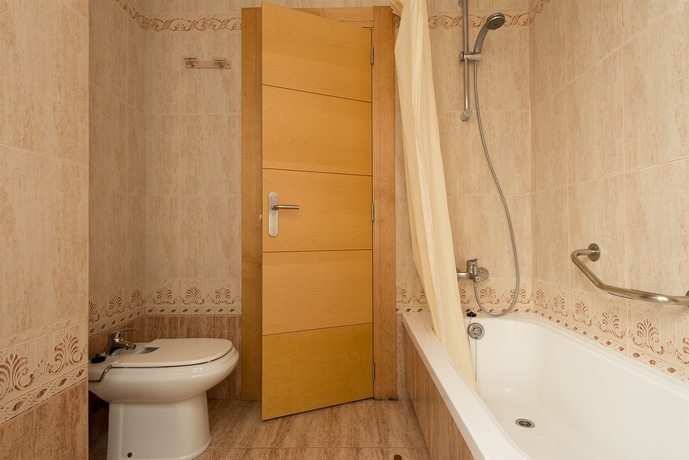 Imagen de la habitación del Hotel Mediterraneo Valencia. Foto 6