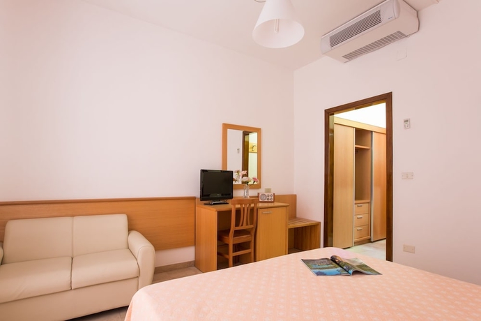 Imagen de la habitación del Hotel Mediterraneo, Vieste. Foto 3